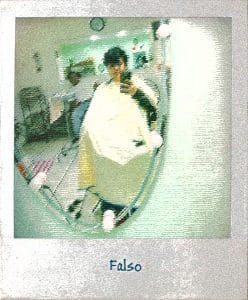 Imagen Decorativa con leyenda "Falso"