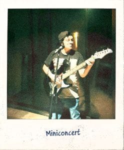 Imagen Decorativa de Guille Frank con leyenda "Miniconcert"